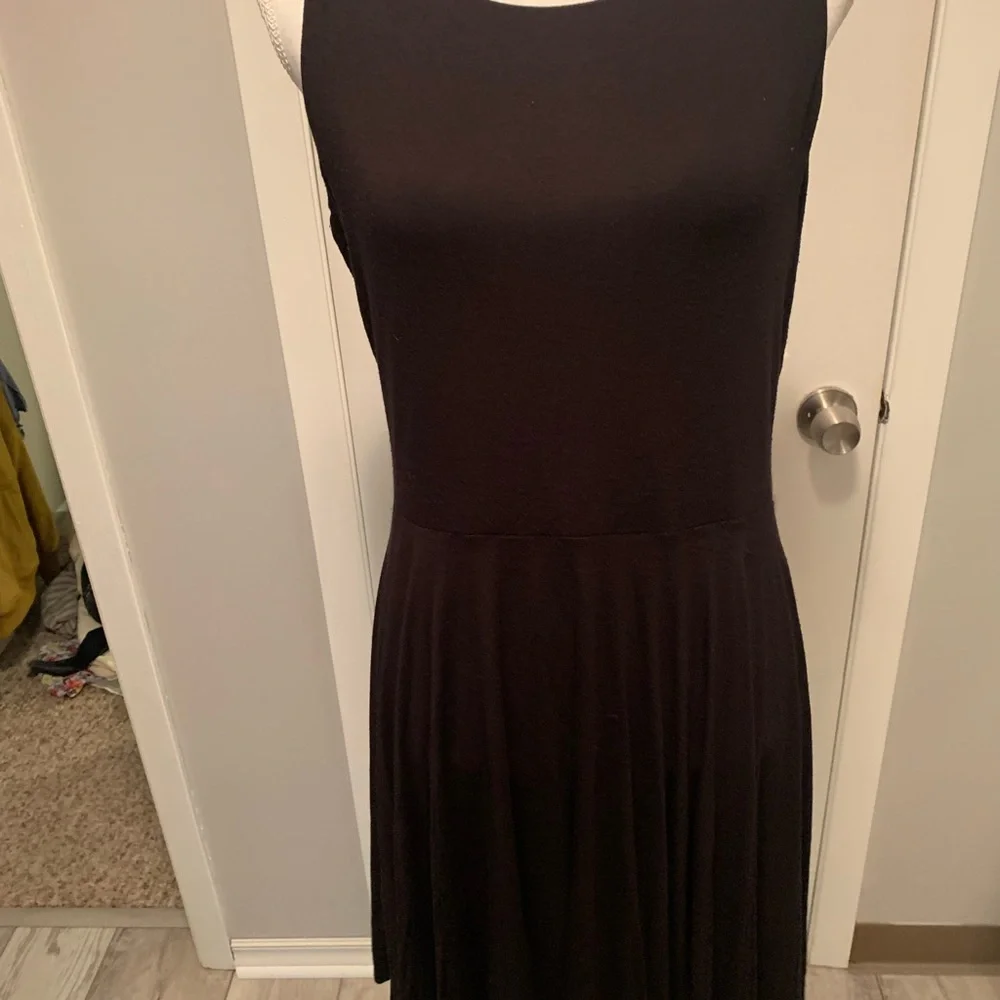 Two Versatile Dresses, one Black Cynthia Rowley L and bonus Old Navy XL - Picture 8 of 8